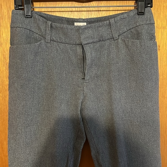 A New Day Grey Dress Pants Capris Stretch NWOT sz 2 - Picture 2 of 7